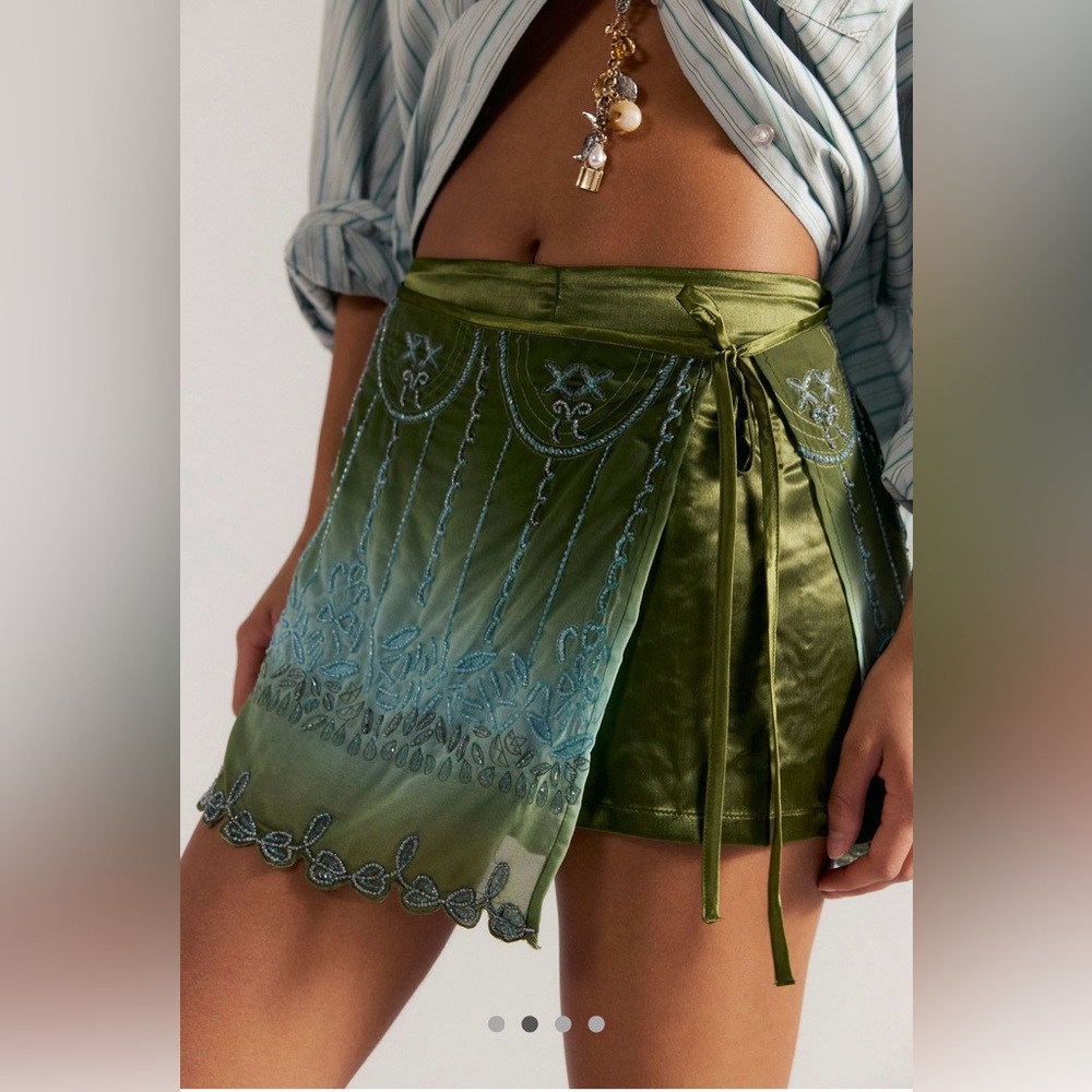 NWT FREE PEOPLE LALA BEADED SKORT 🔥